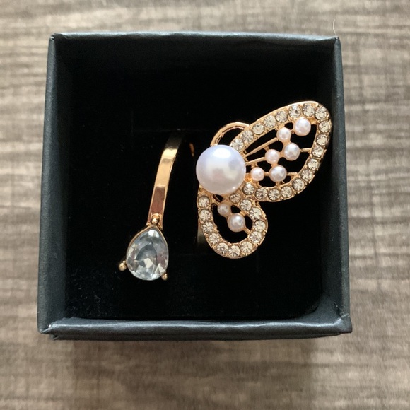 Butterfly Ring - Picture 2 of 3